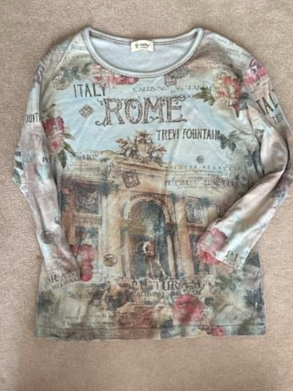 Vintage 3/4 Sleeve Top With 2000s All Over Graphic Print